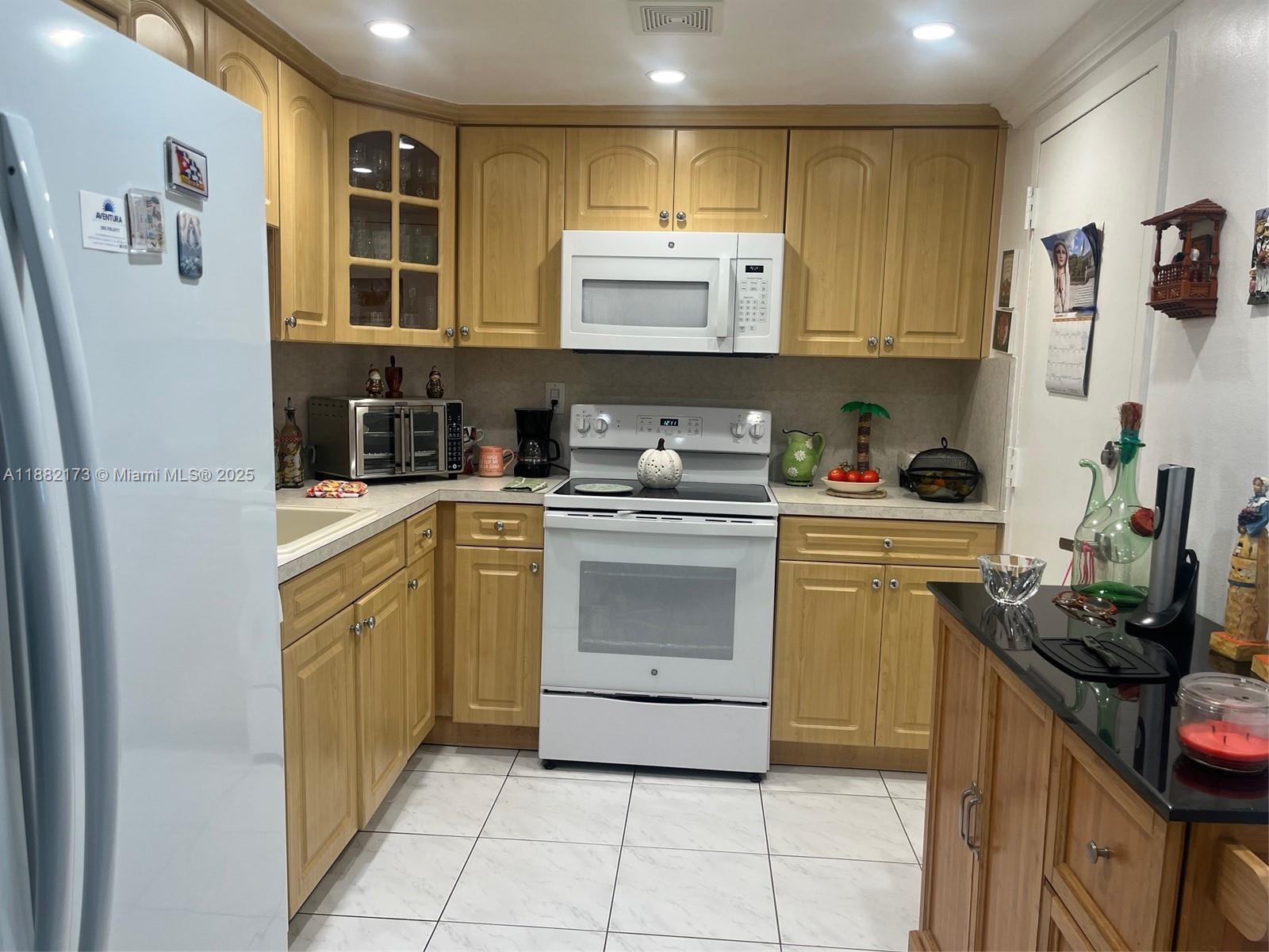 image ARLEN HOUSE CONDO8