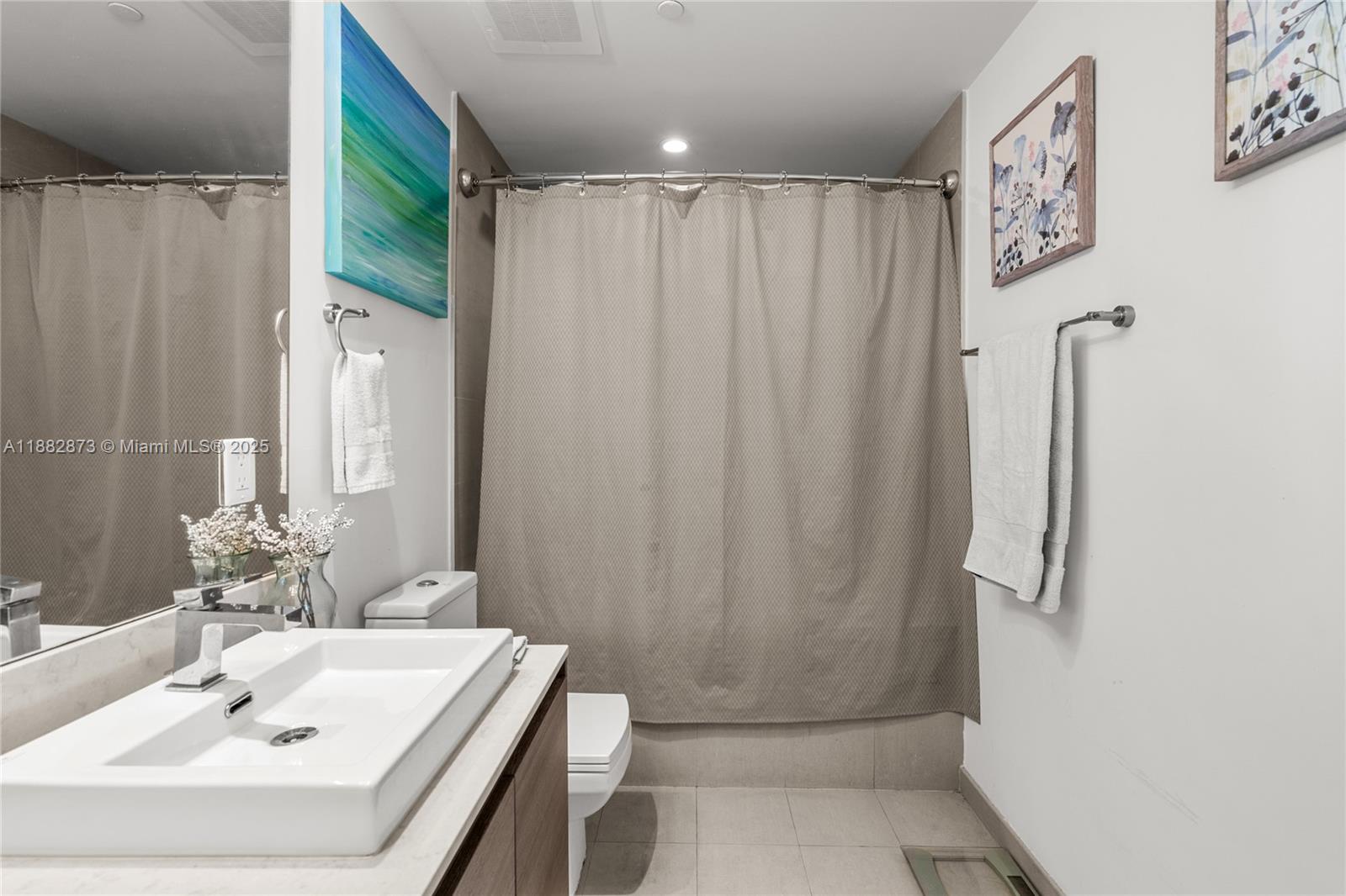 image The Bond Condominium17