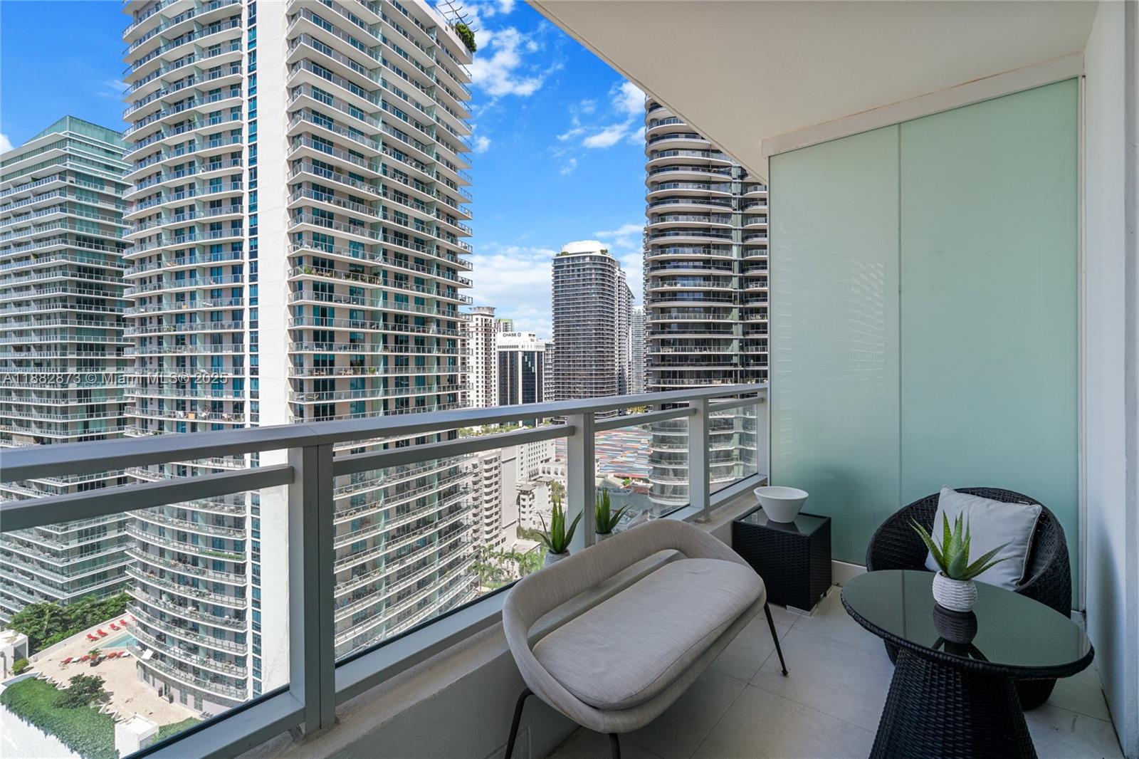 image The Bond Condominium19