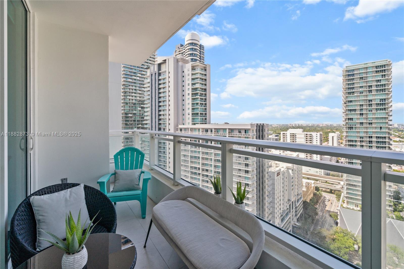 image The Bond Condominium21