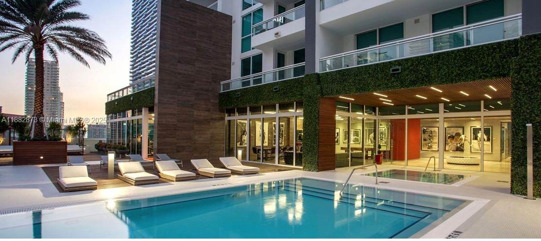 image The Bond Condominium27