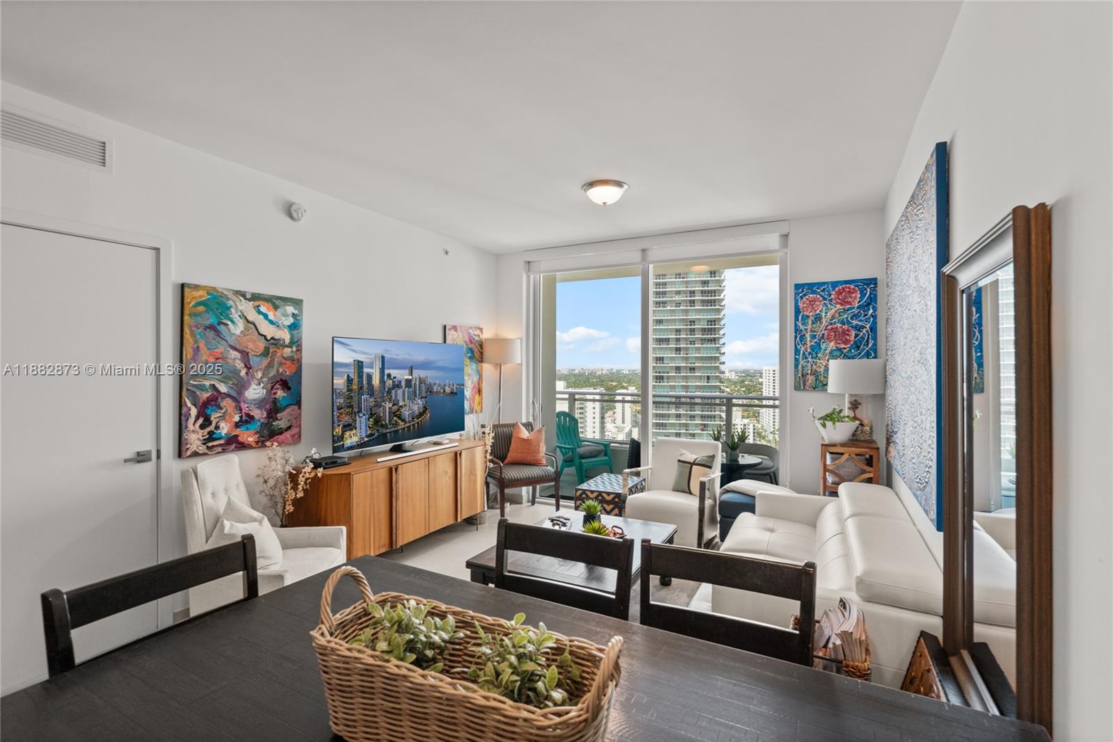image The Bond Condominium4