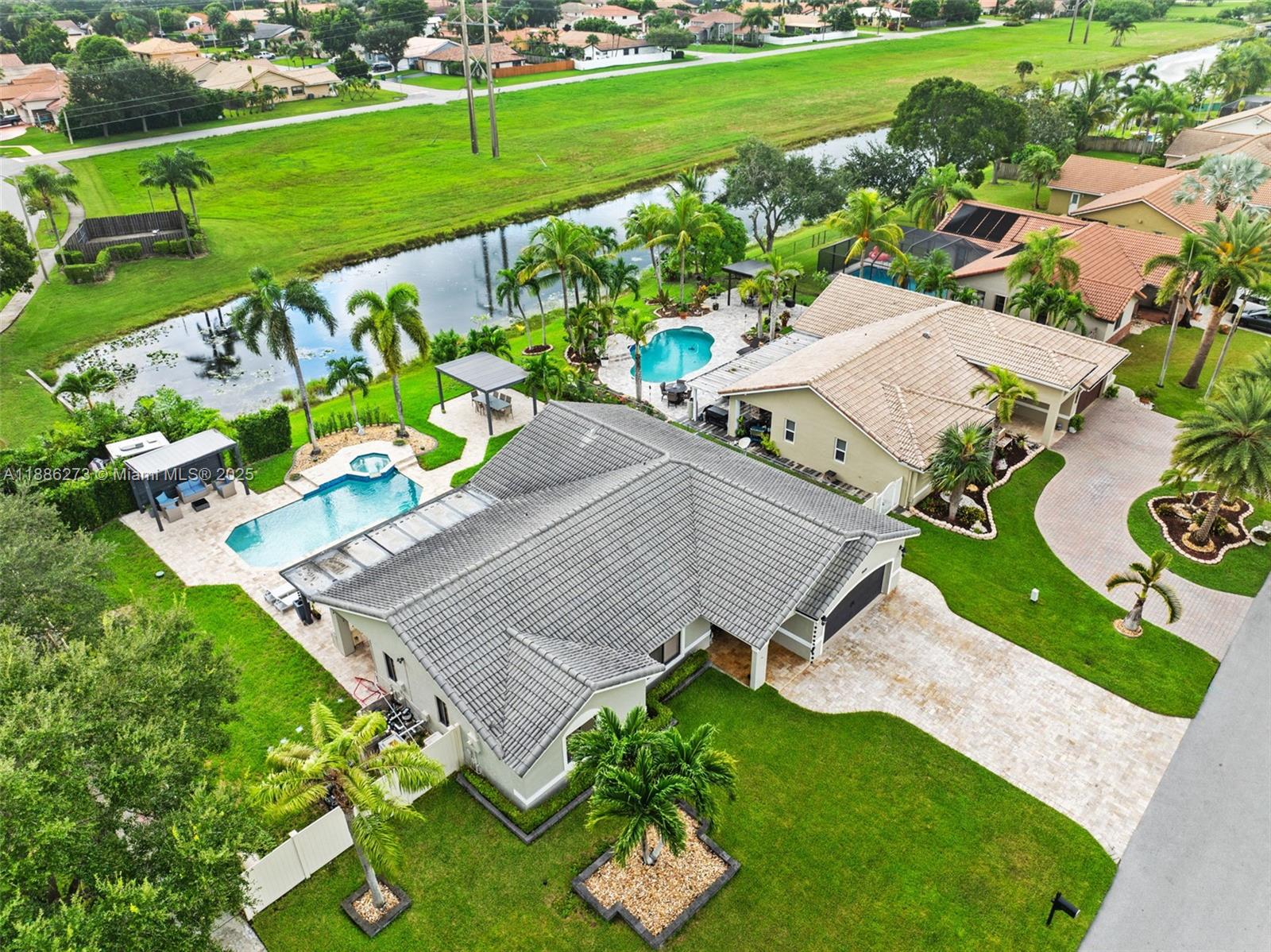 6411 Olde Moat Way