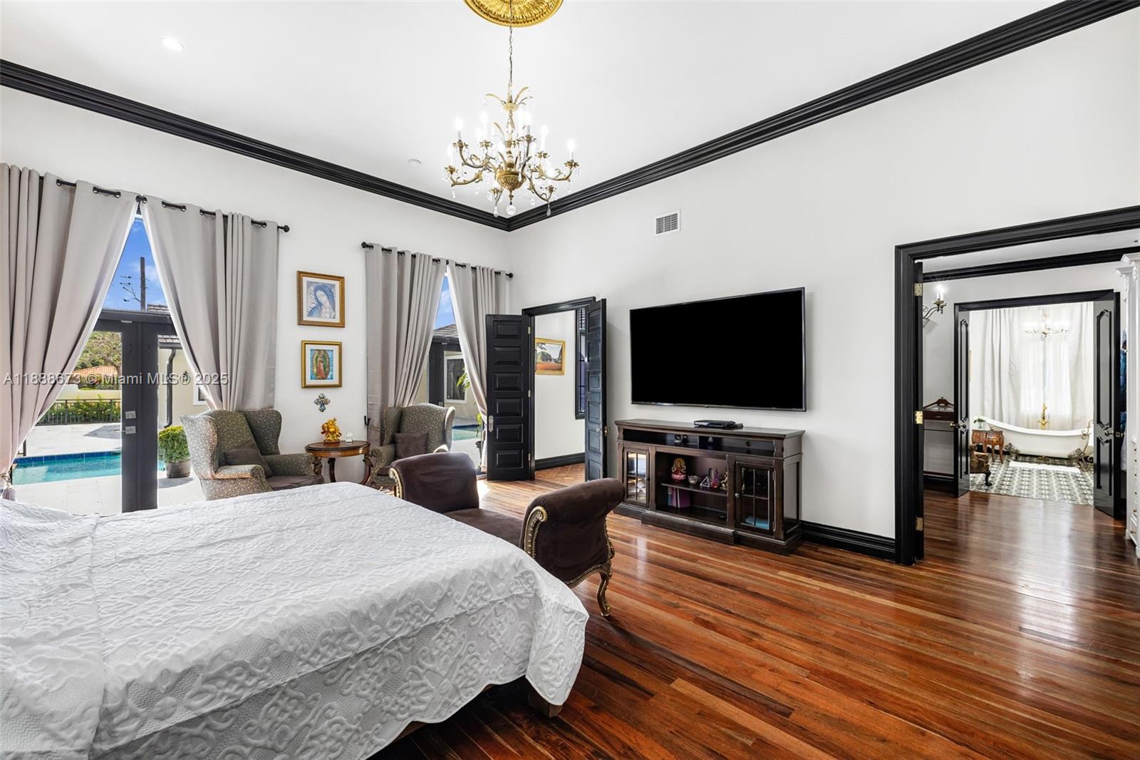 9815 SW 114th St Miami, FL 33176