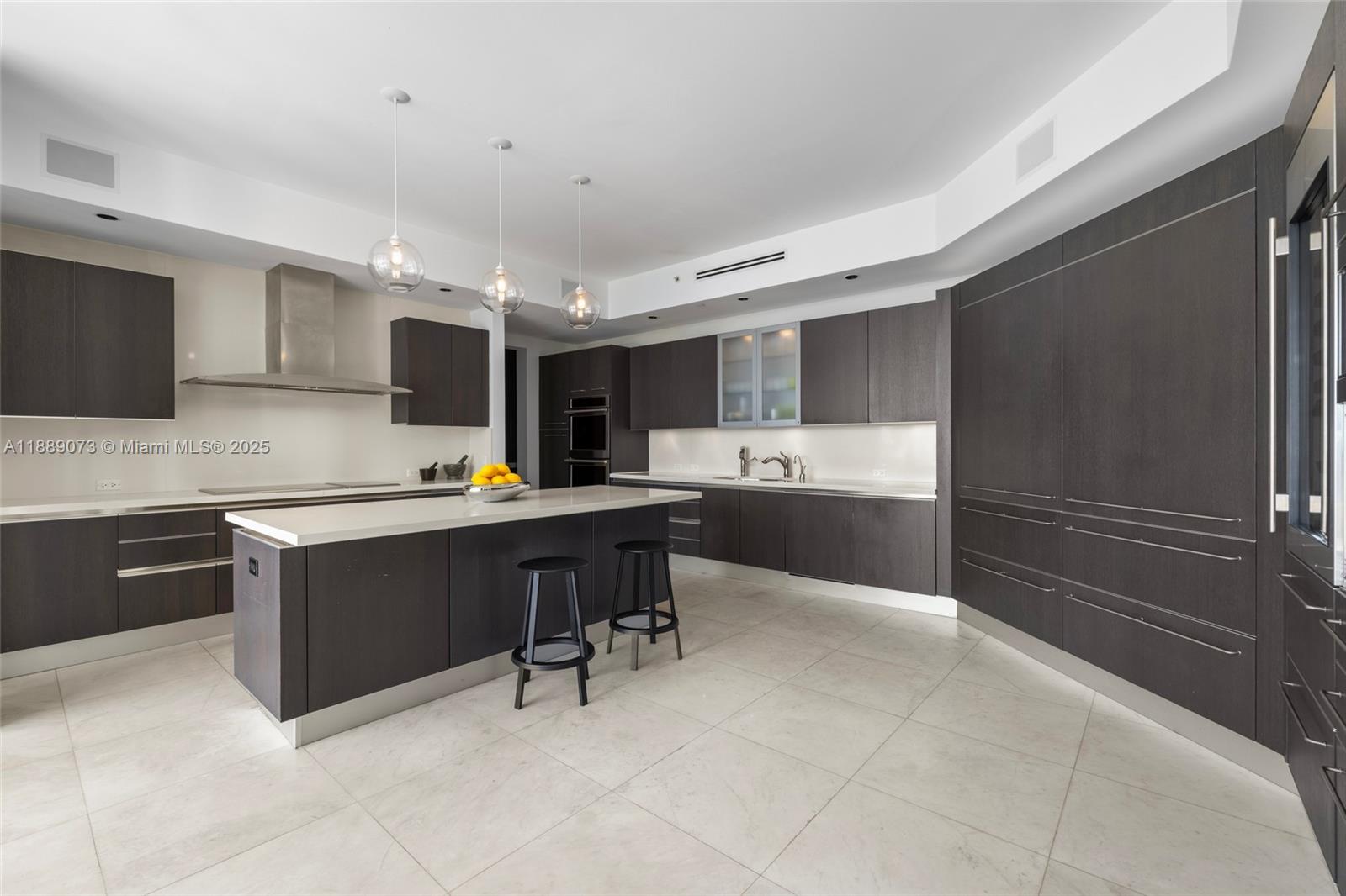 7133 Fisher Is Dr #7133 Miami Beach, FL 33109