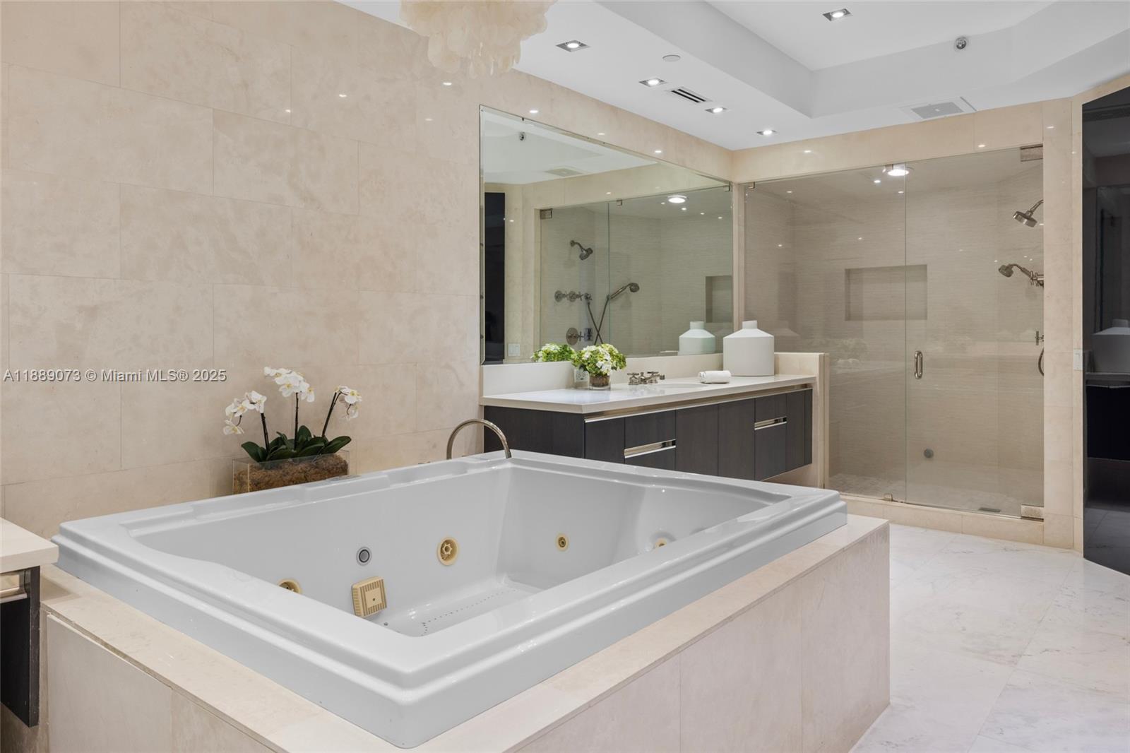 7133 Fisher Is Dr #7133 Miami Beach, FL 33109