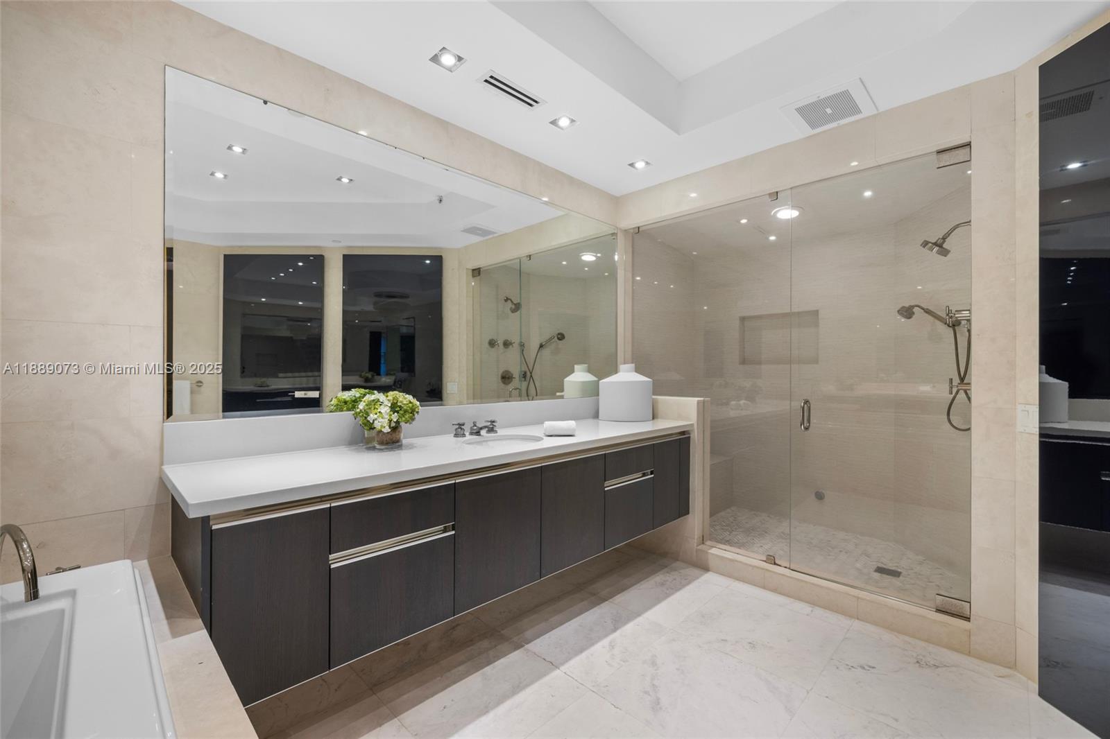 7133 Fisher Is Dr #7133 Miami Beach, FL 33109