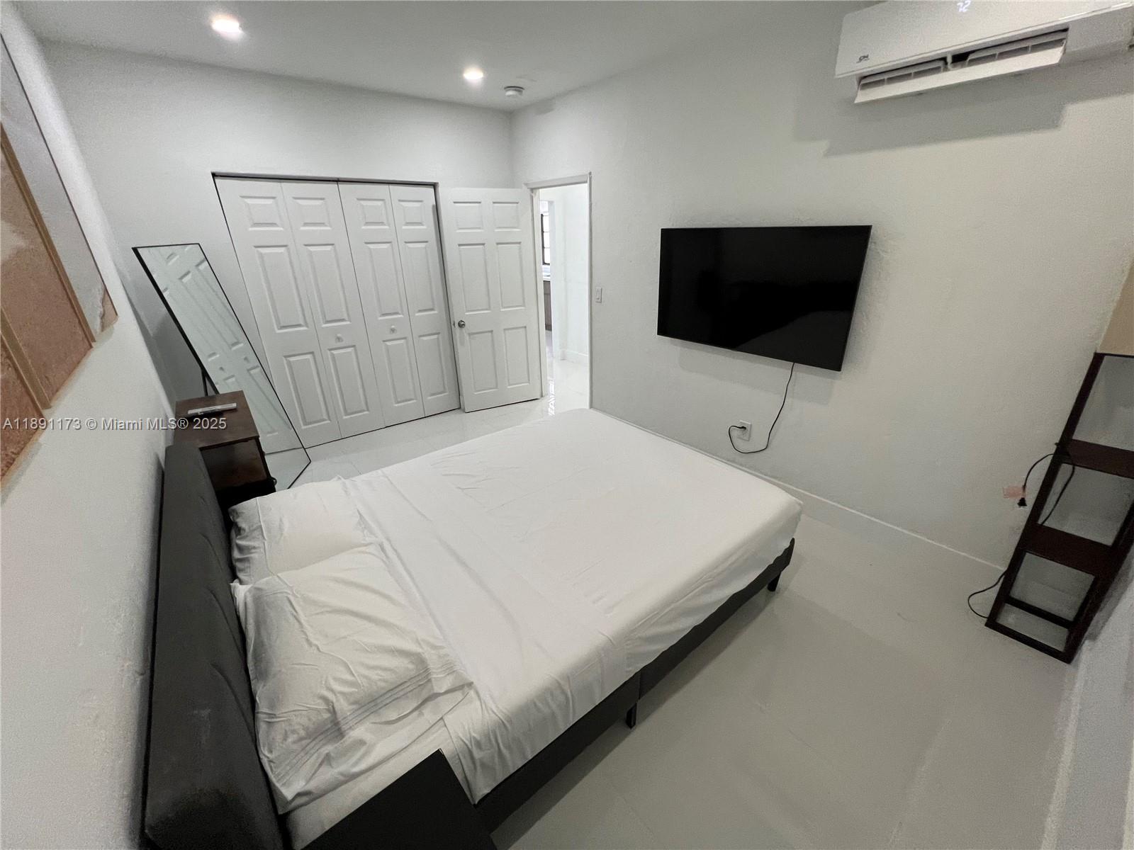 733 Michigan Ave #9,Miami Beach, FL 33139