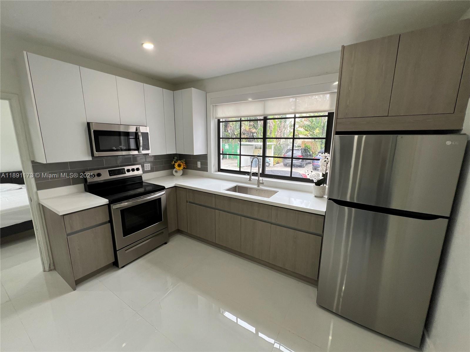 733 Michigan Ave #9,Miami Beach, FL 33139