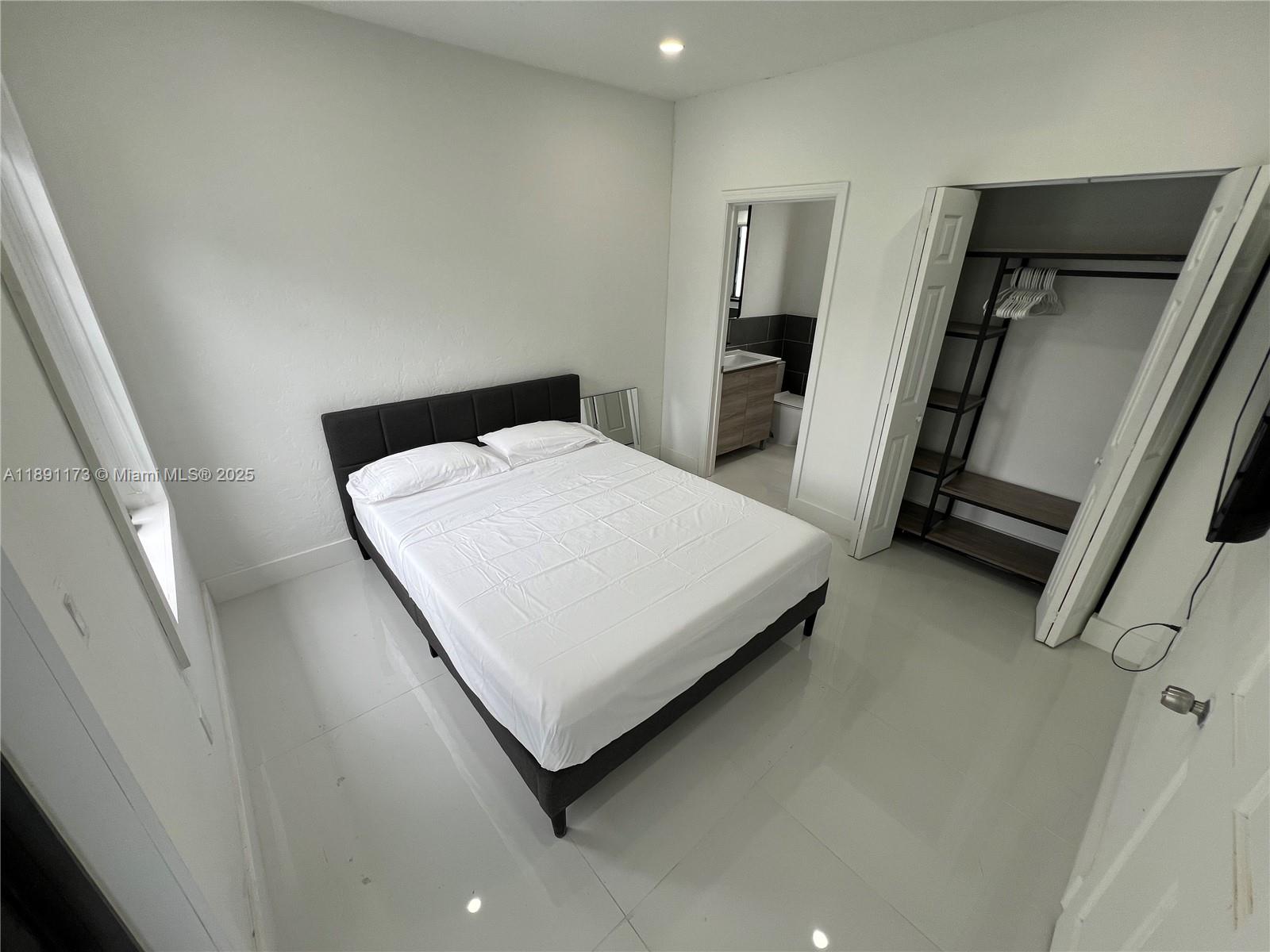 733 Michigan Ave #9,Miami Beach, FL 33139