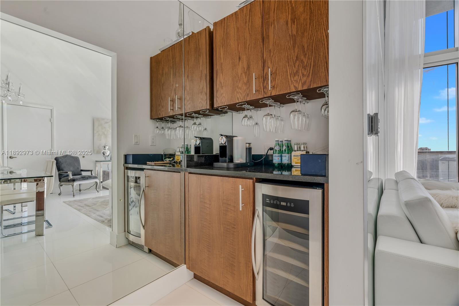 image Iconbrickell Condo No 19
