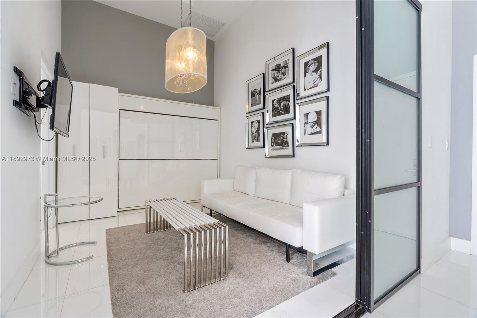 image Iconbrickell Condo No 111