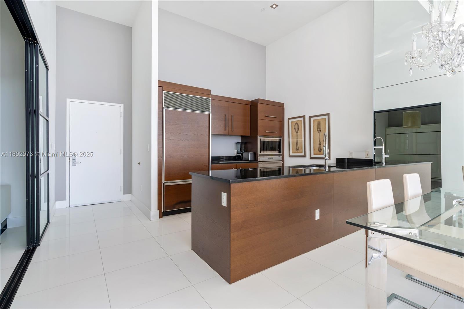 image Iconbrickell Condo No 11