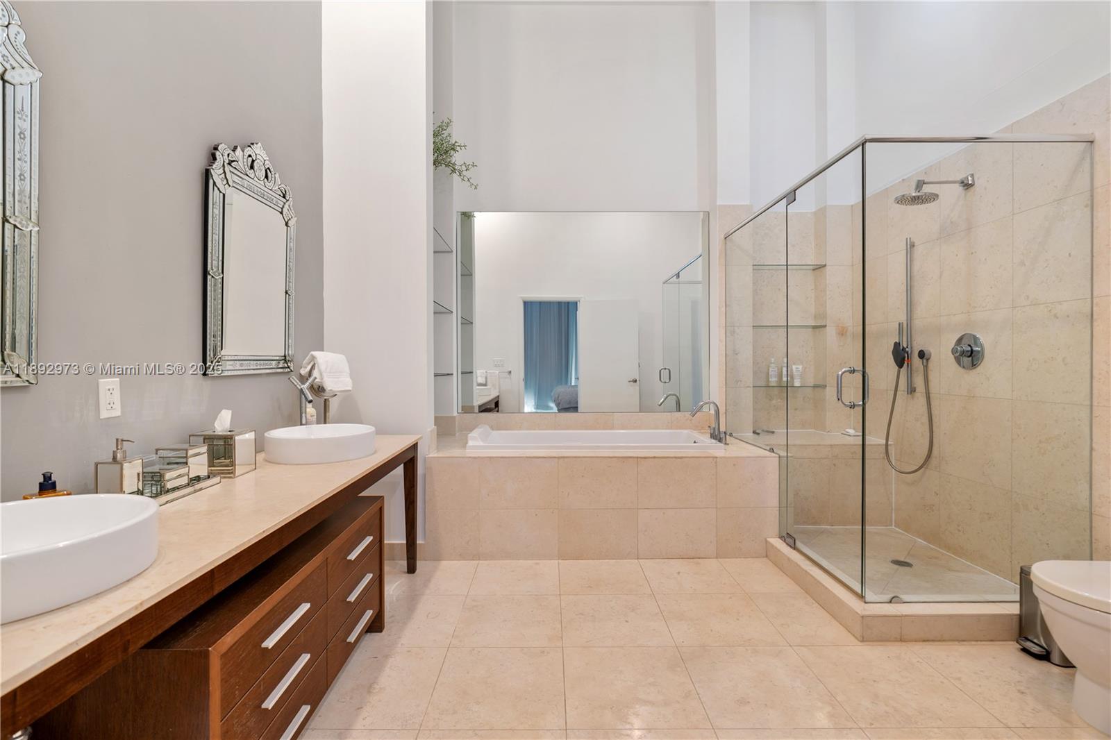 image Iconbrickell Condo No 125