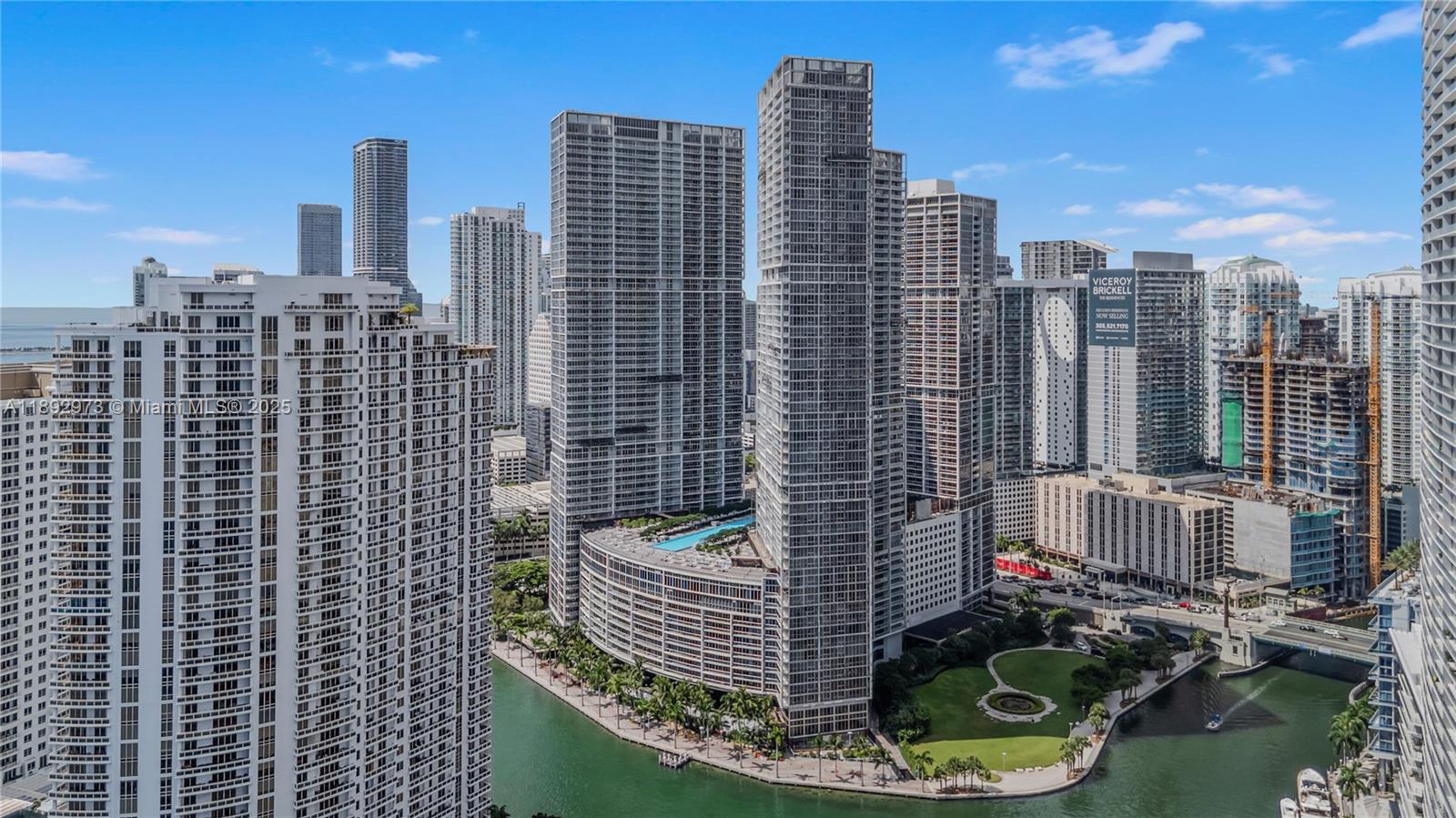 image Iconbrickell Condo No 133