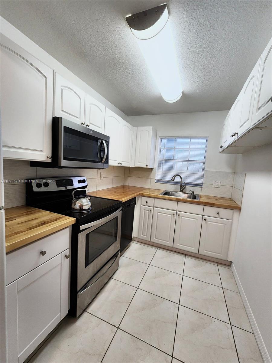 4951 Wedgewood Way #3