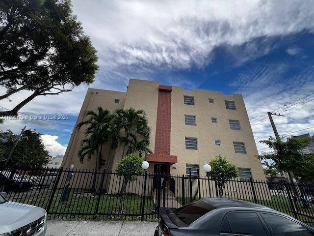 677 SW 9th Ave #205