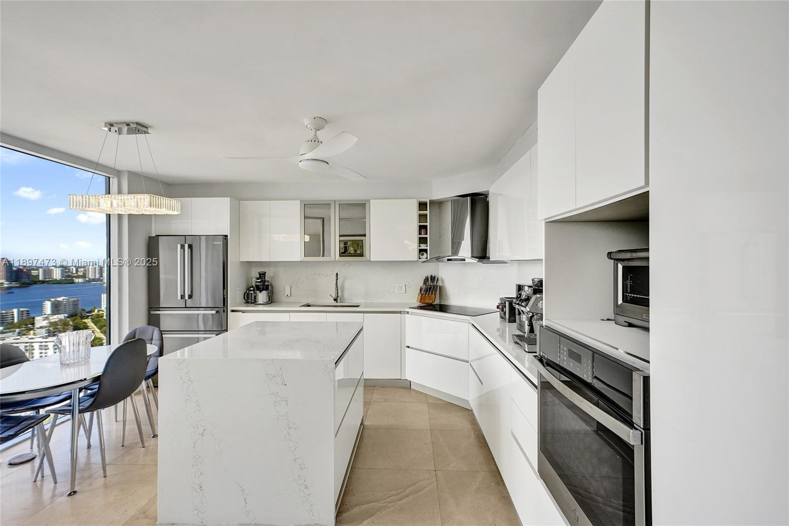 image Pinnacle Condominium11