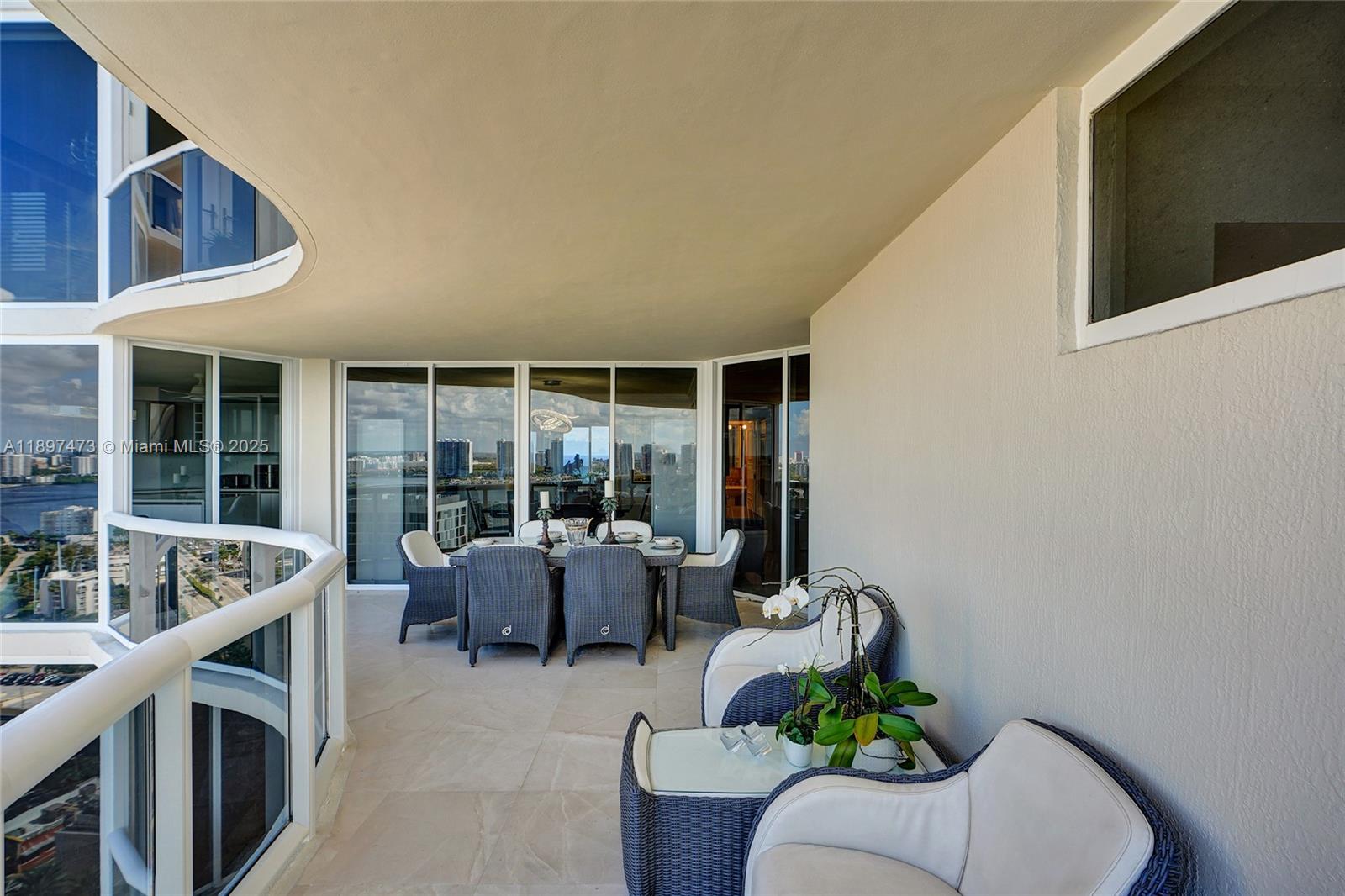 image Pinnacle Condominium12