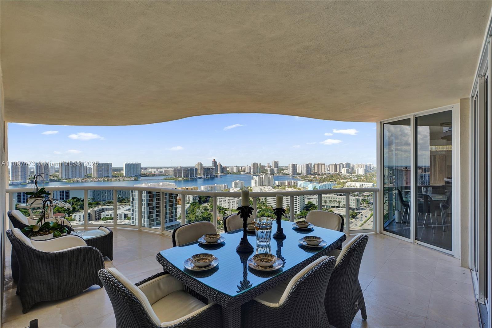 image Pinnacle Condominium13