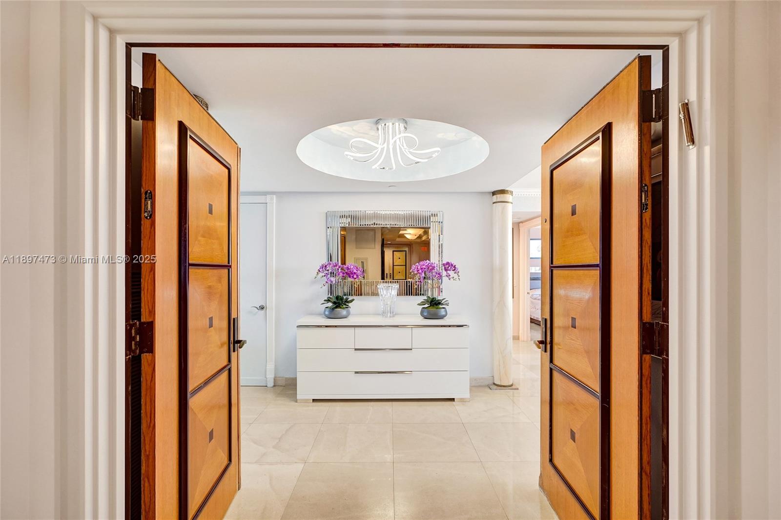 image Pinnacle Condominium17