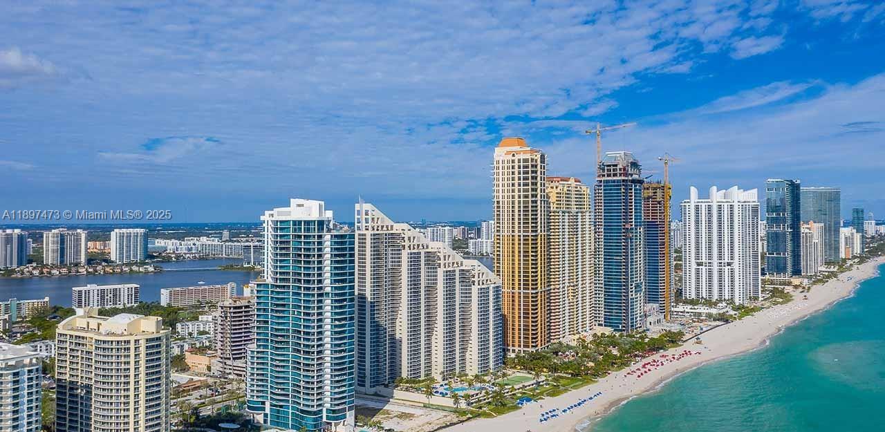 image Pinnacle Condominium37