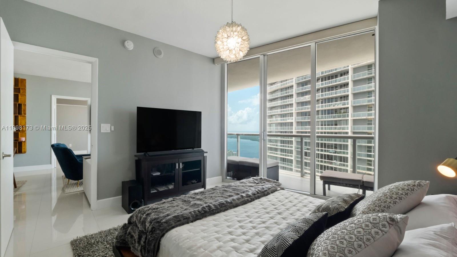 image Icon Brickell8