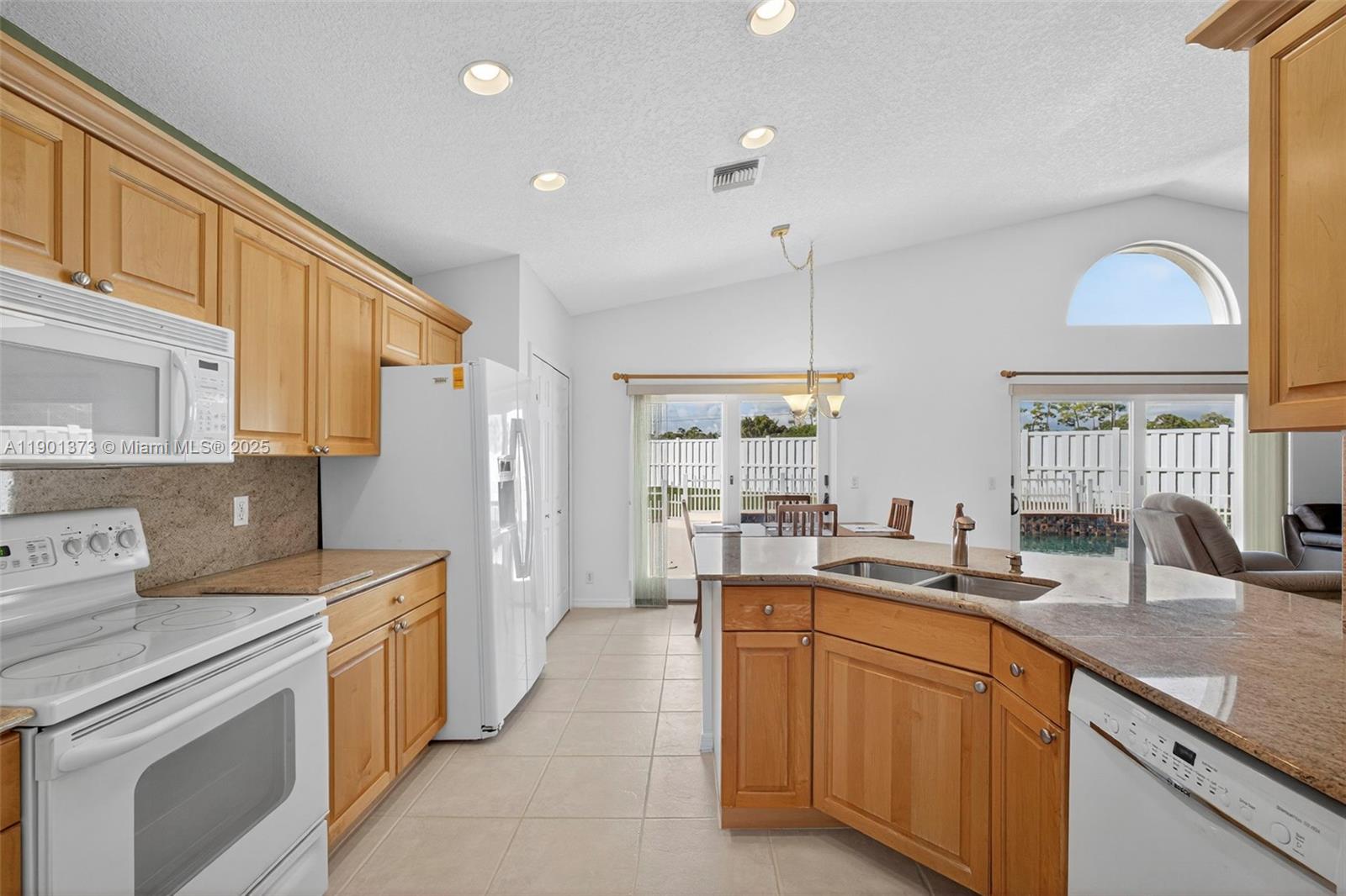 112 Camelot Ct Royal Palm Beach, FL 33411