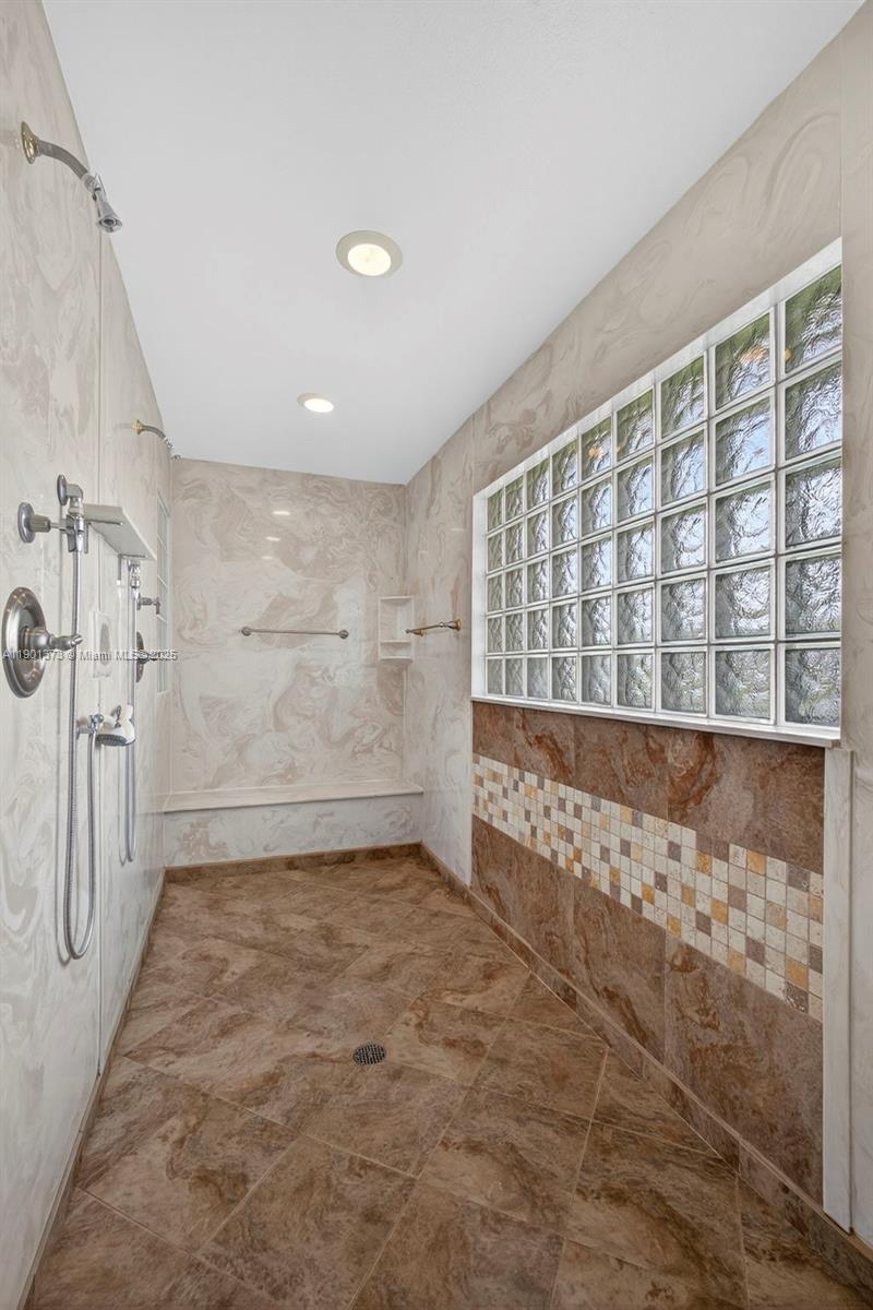 112 Camelot Ct Royal Palm Beach, FL 33411