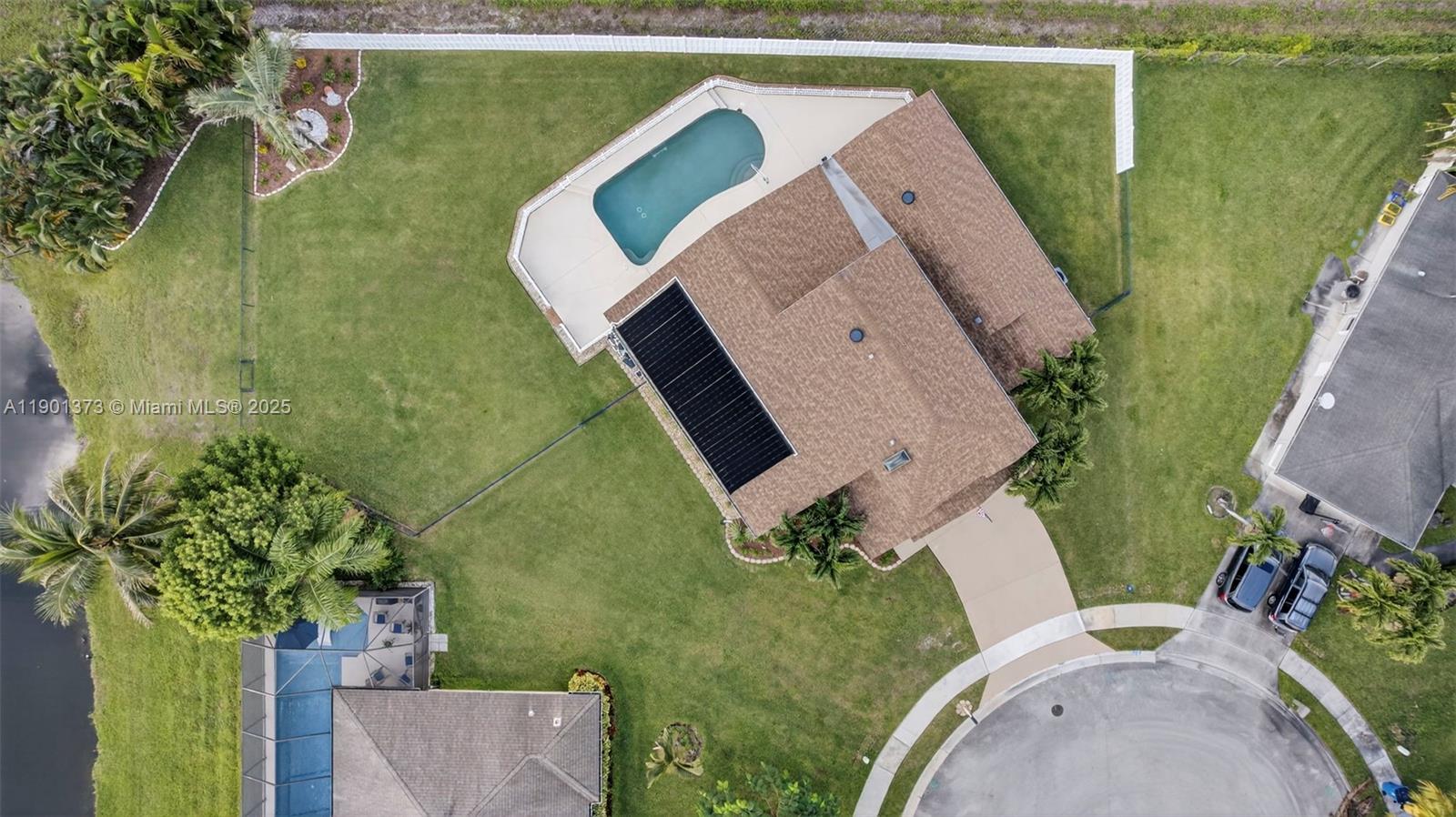 112 Camelot Ct Royal Palm Beach, FL 33411