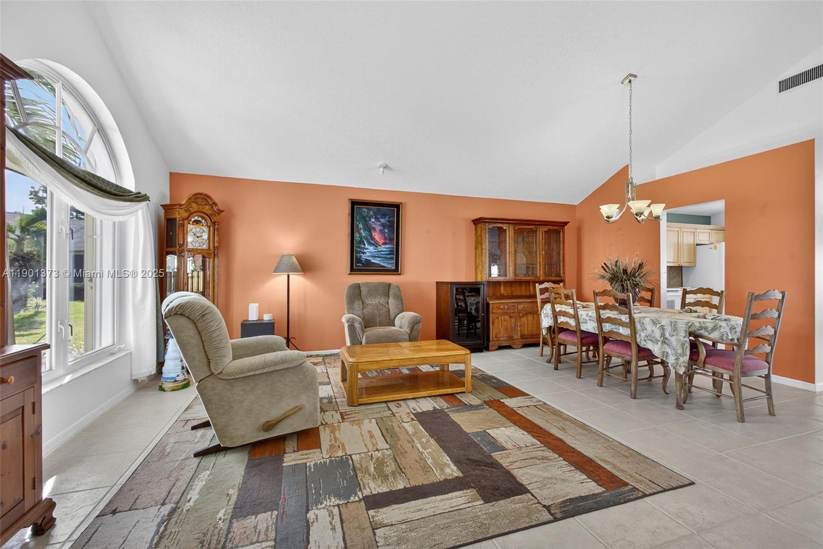 112 Camelot Ct Royal Palm Beach, FL 33411