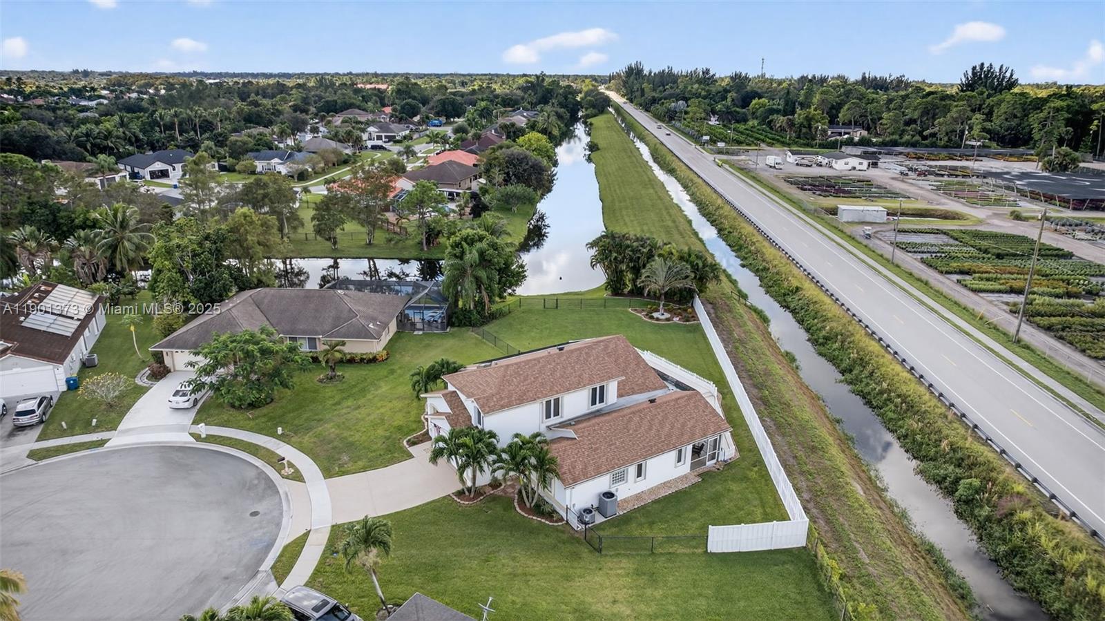 112 Camelot Ct Royal Palm Beach, FL 33411