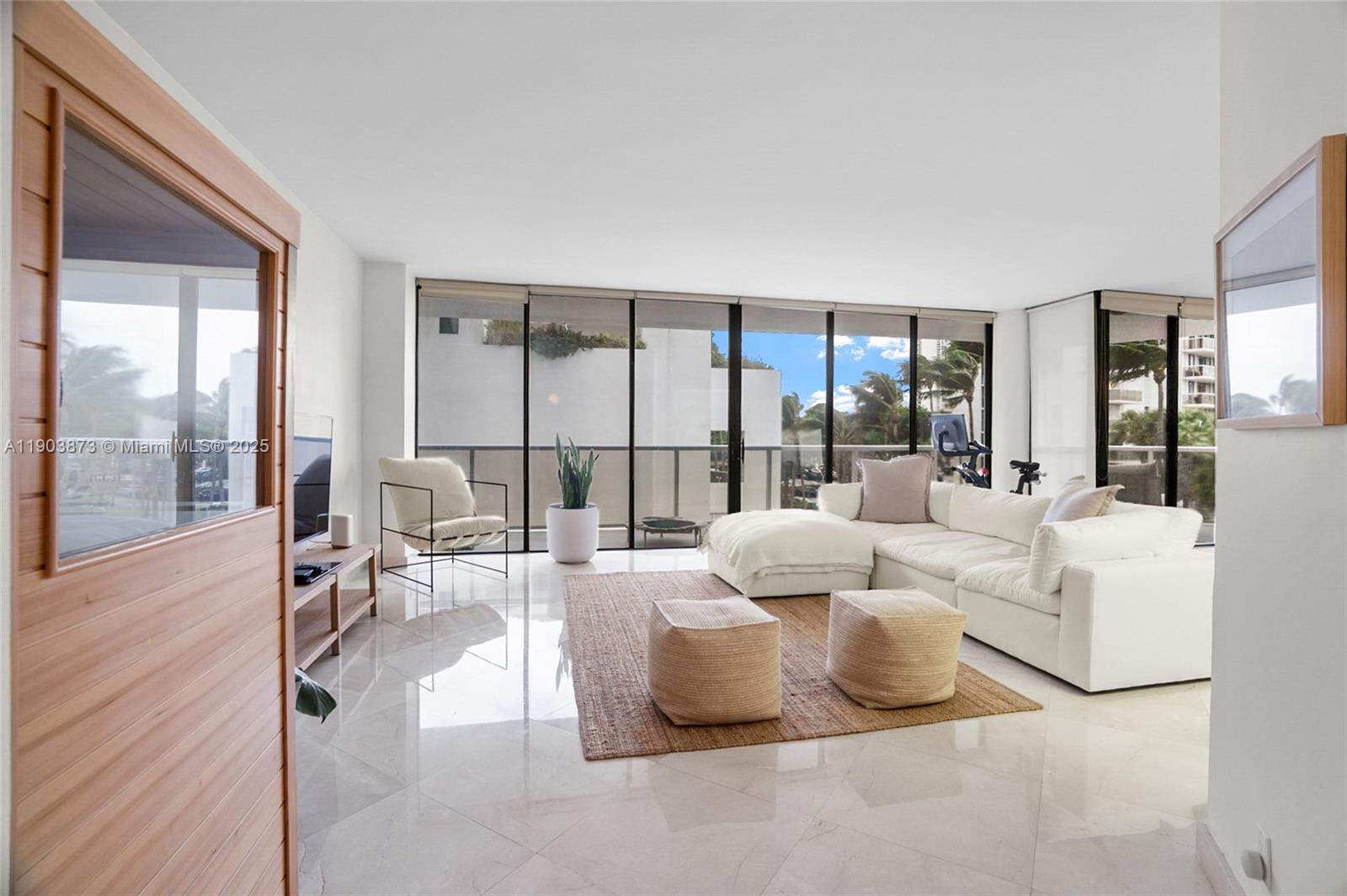 20281 E Country Clb Dr #M1