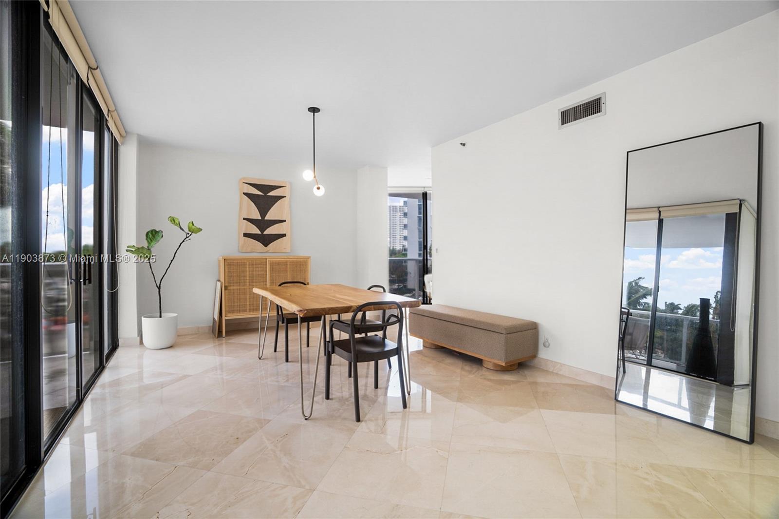 image Hamptons West Condo15