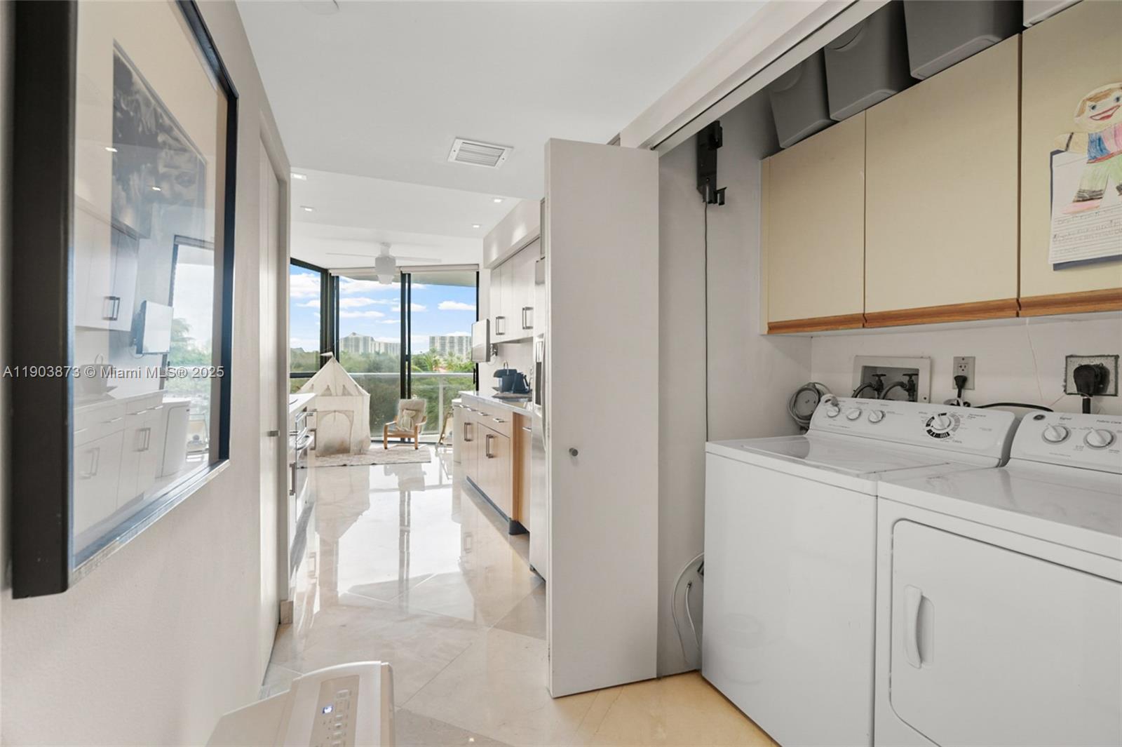 image Hamptons West Condo24