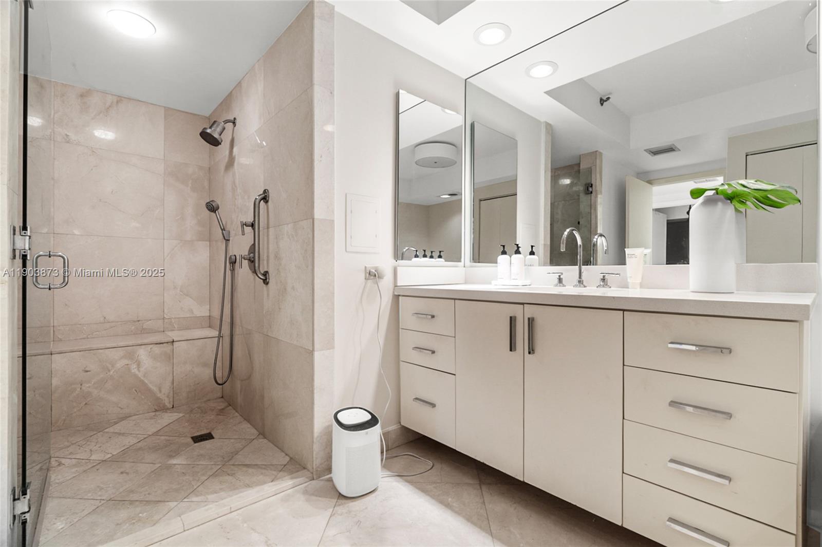 image Hamptons West Condo29