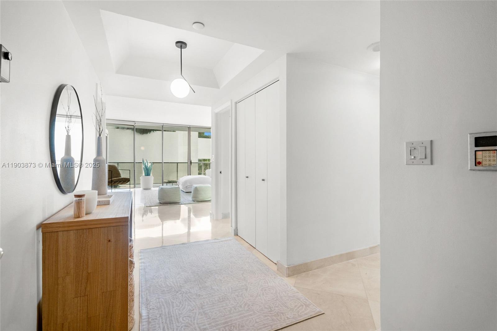 image Hamptons West Condo3