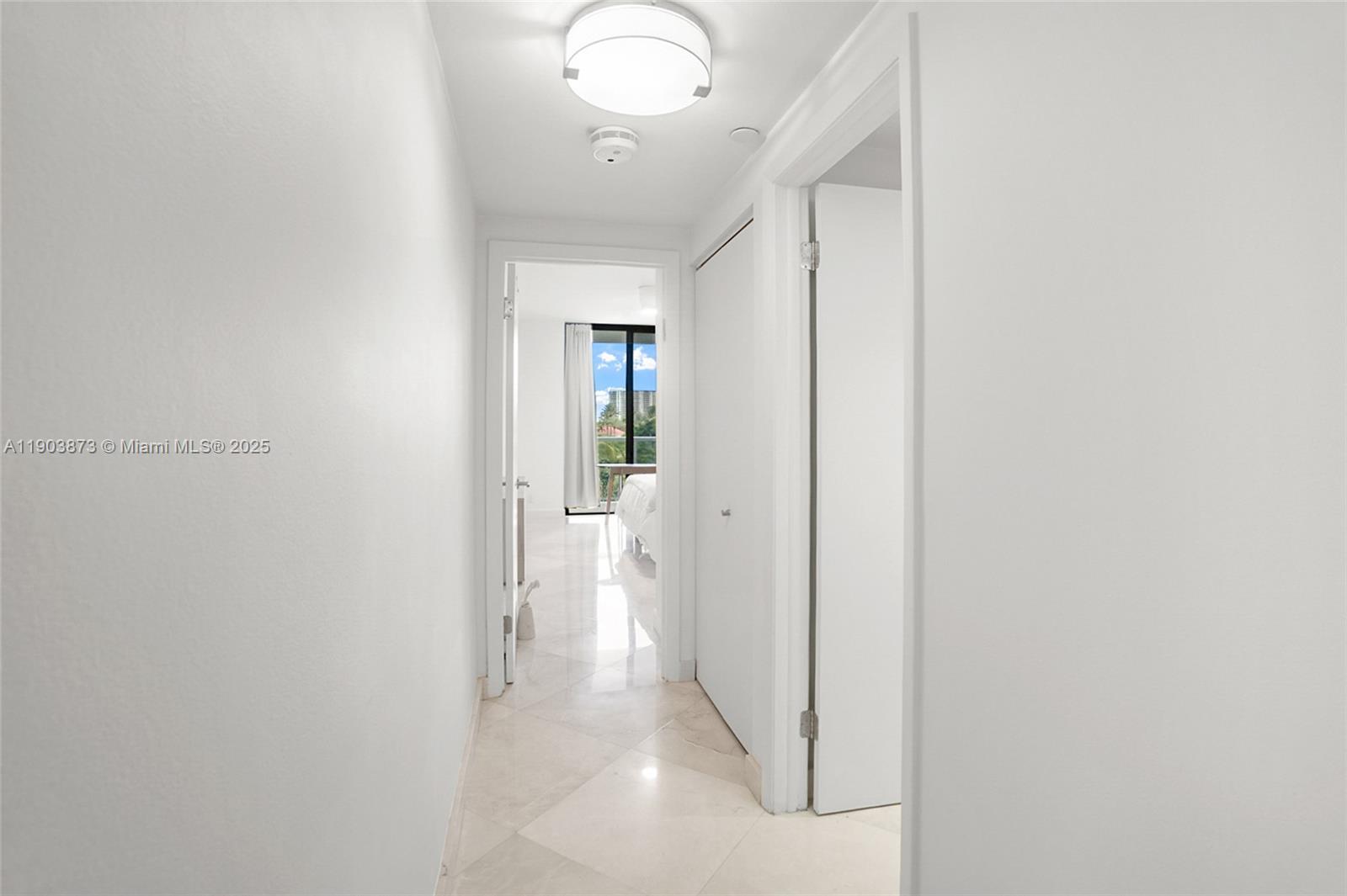 image Hamptons West Condo4