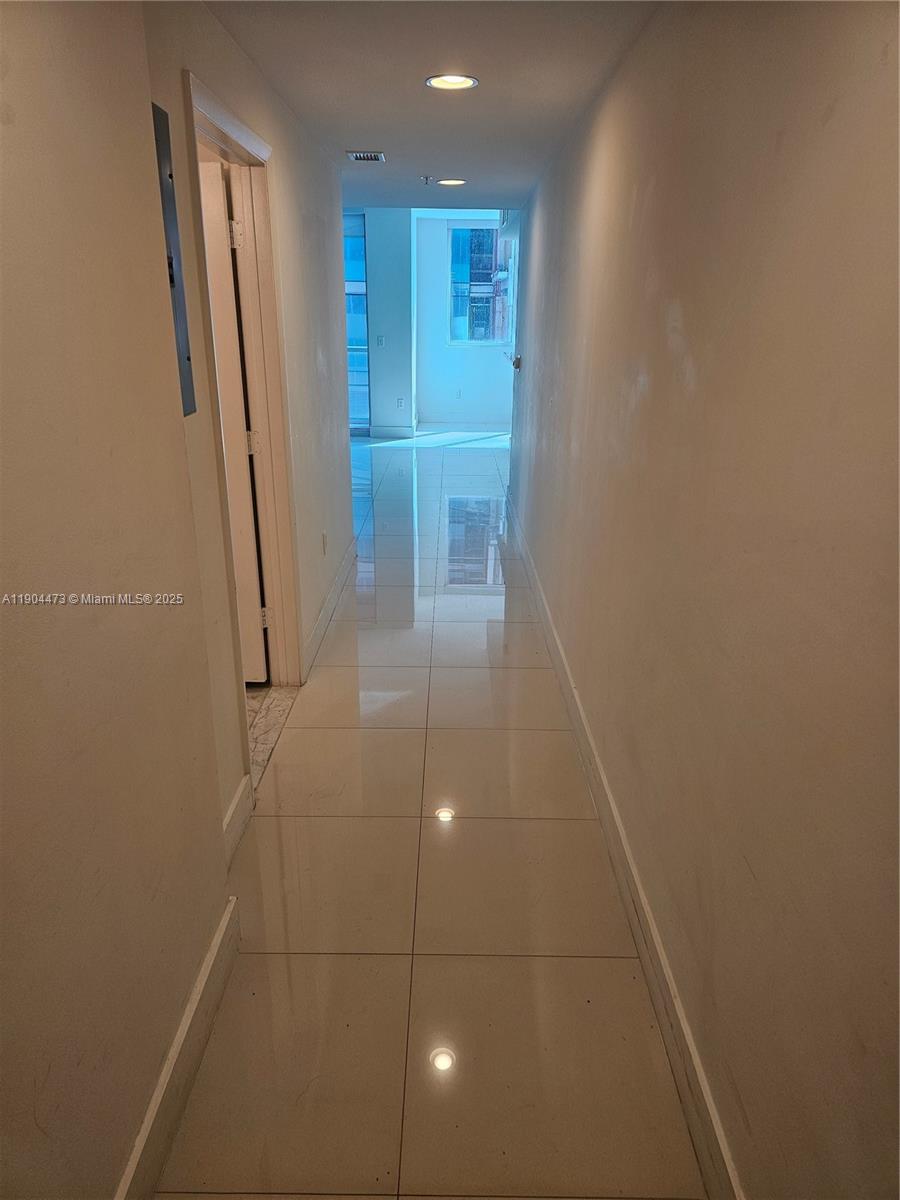 image Vizcayne North3