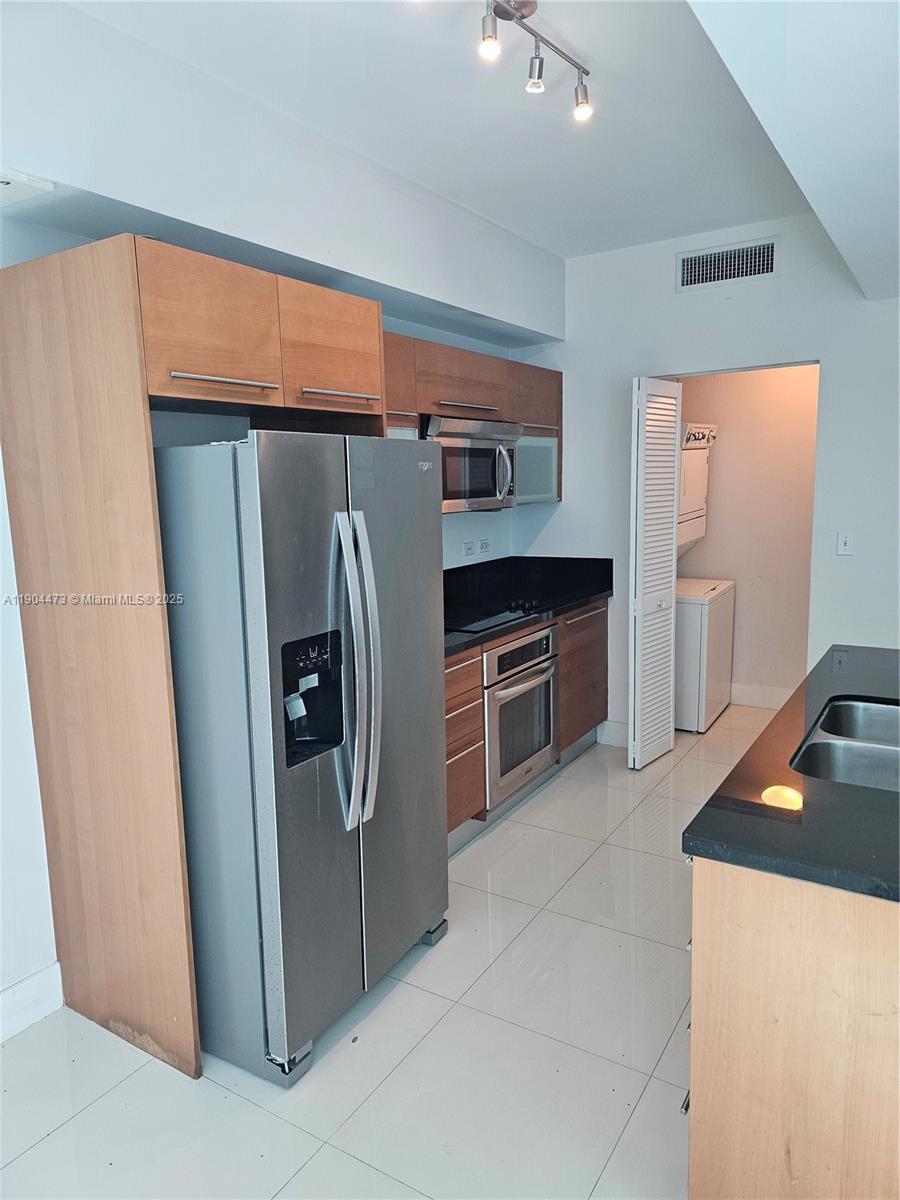 image Vizcayne North8