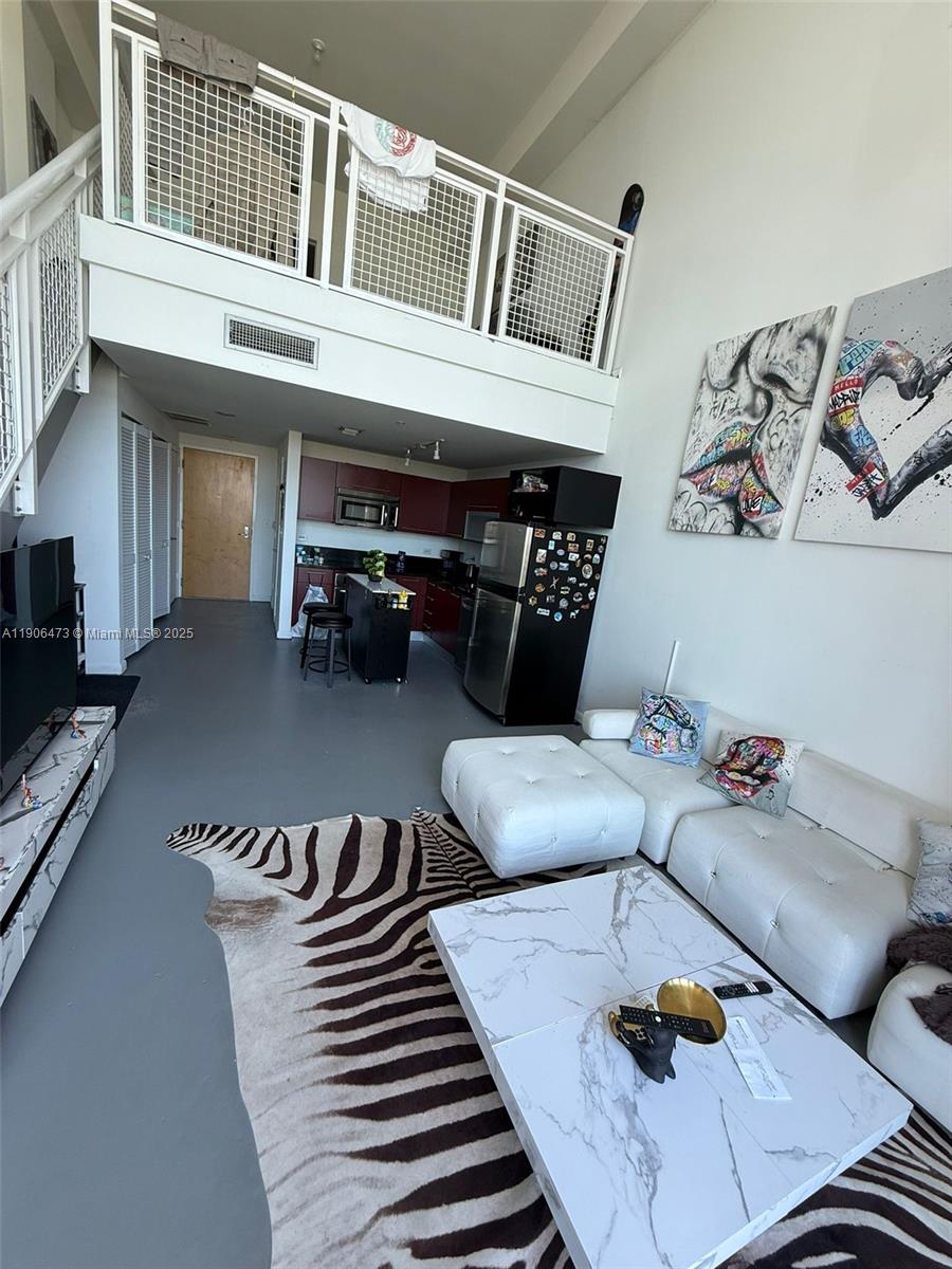 image Vizcayne South14