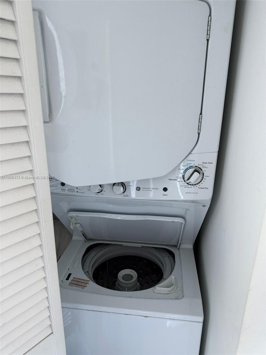 image Vizcayne South19