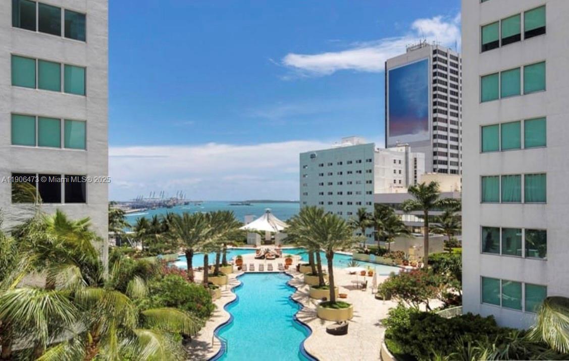 image Vizcayne South2