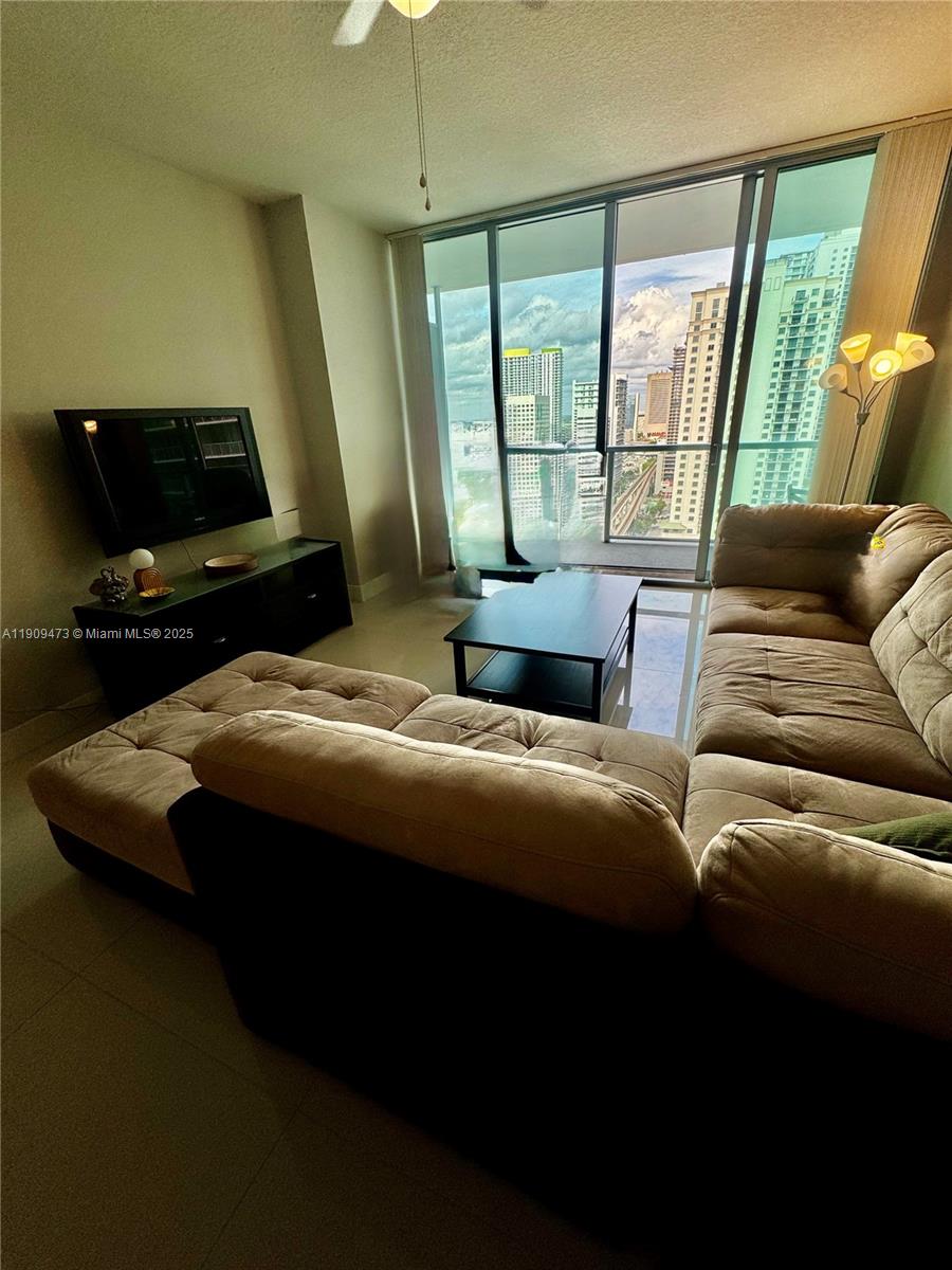 image Axis On Brickell Condo11