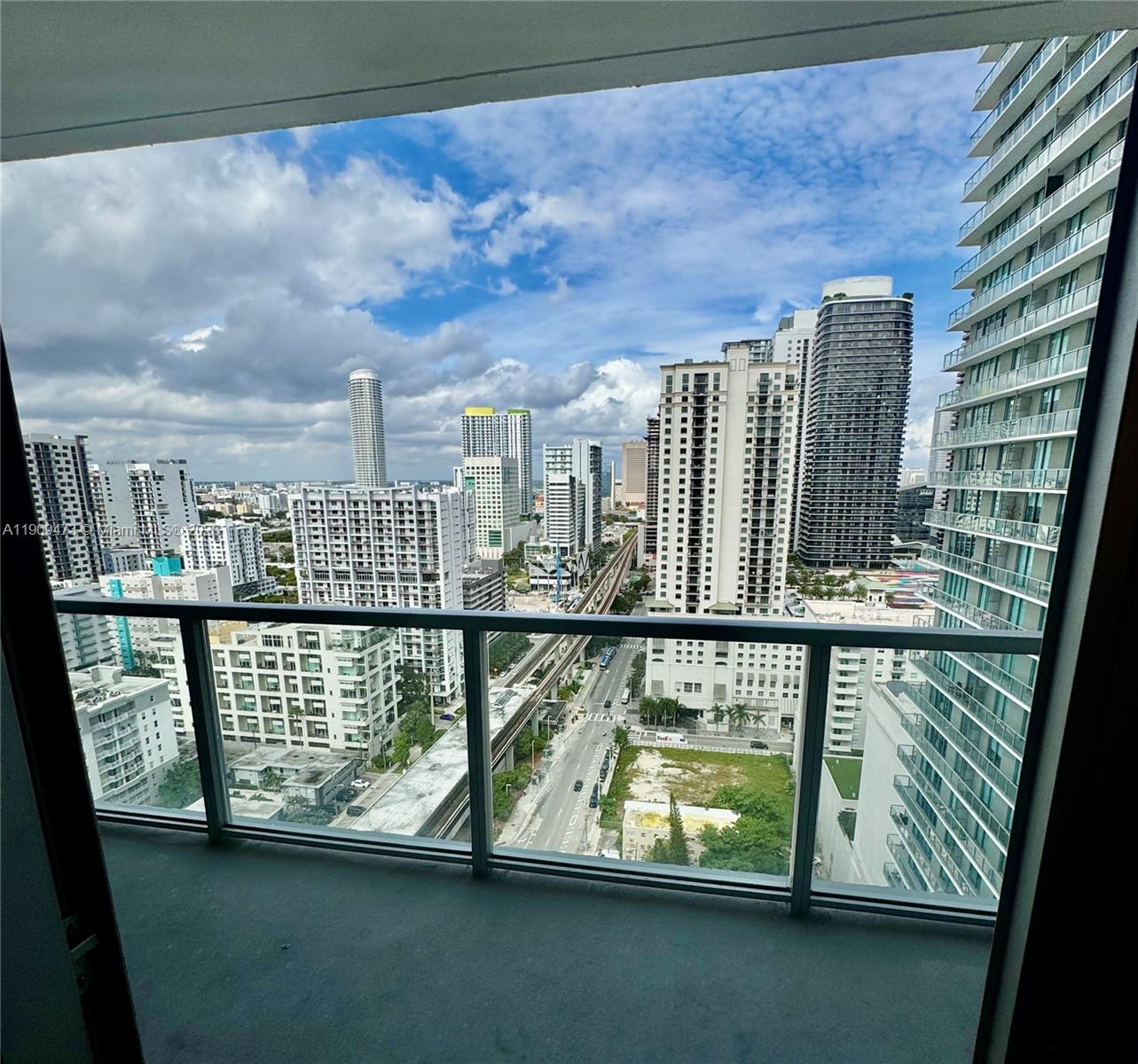 image Axis On Brickell Condo24