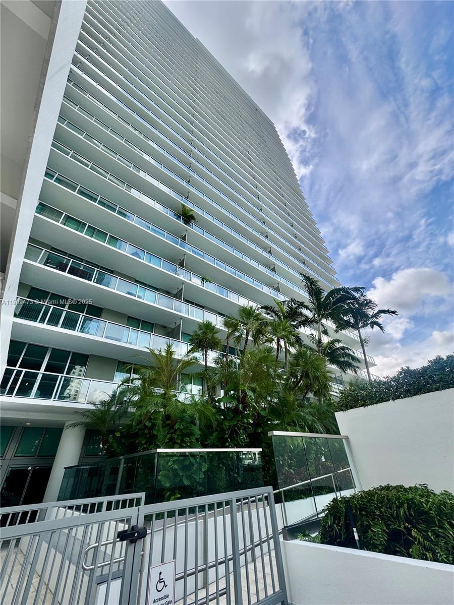 image Axis On Brickell Condo2