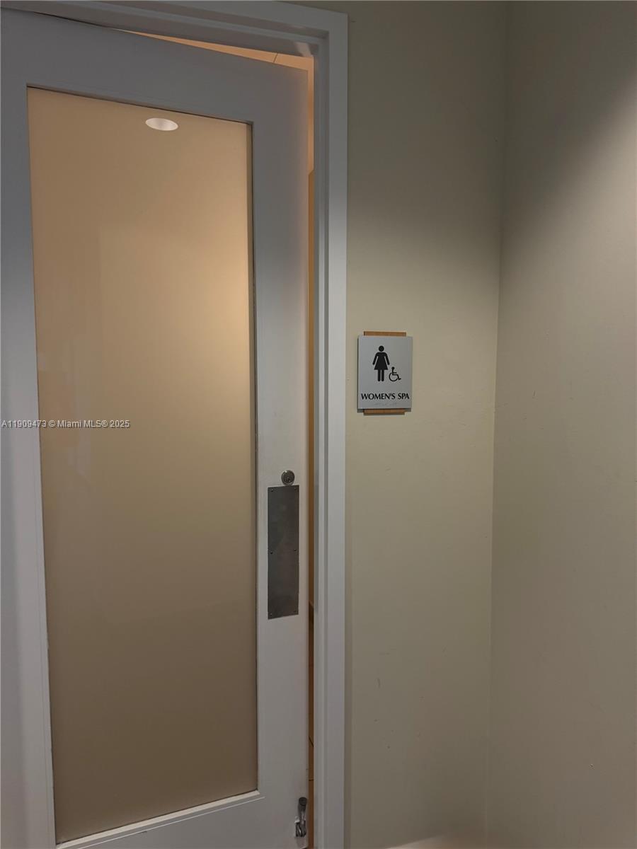 image Axis On Brickell Condo39