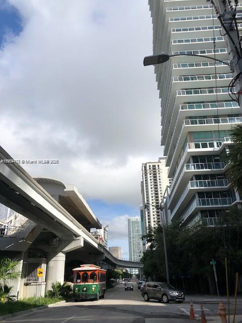 image Axis On Brickell Condo49