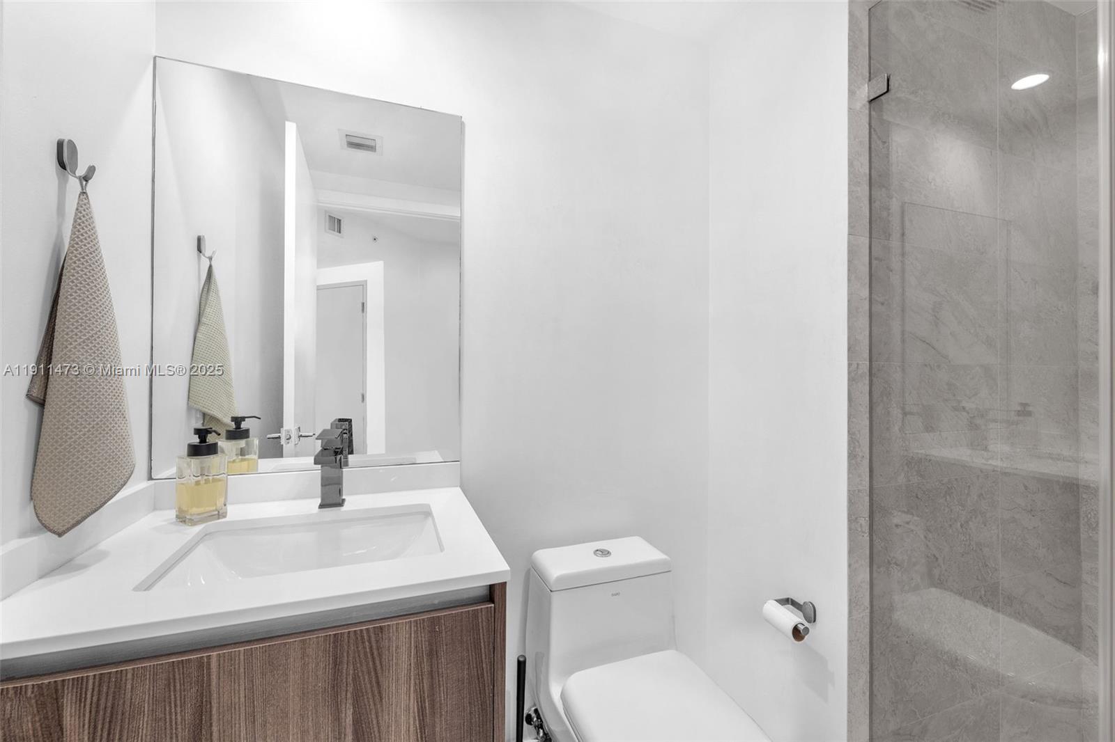 image Aria On The Bay24