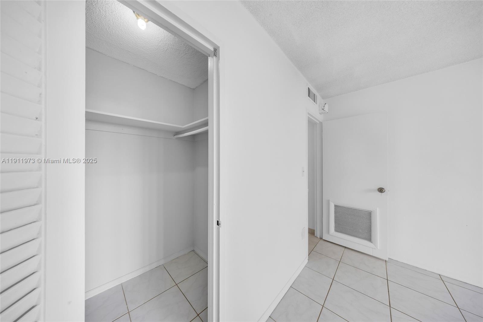 1865 79th St Cswy #14D North Bay Village, FL 33141